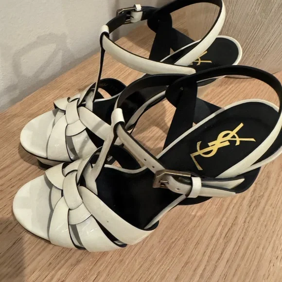Saint Laurent Cream Patent Leather T-Strap Heeled Sandals - Picture 15 of 16